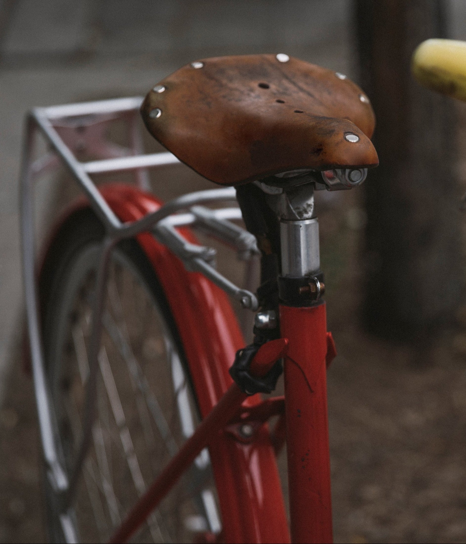 siège et porte bagage vélo rétro rouge