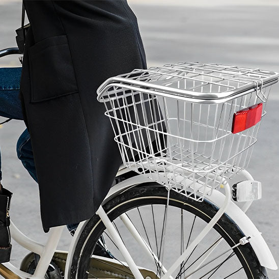 panier pour vélo arrière cycliste en ville