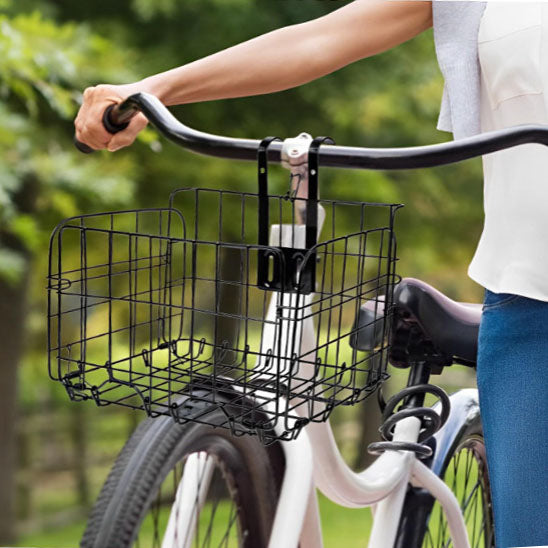 panier velo en acier noir suspendu au guidon