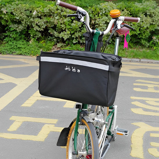 grand panier velo guidon dans un parking