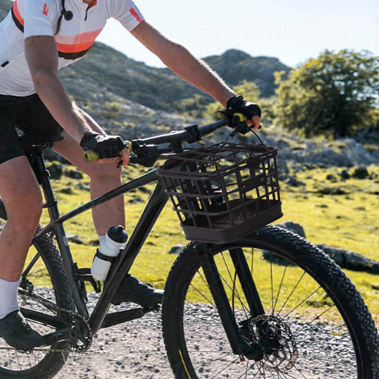 panier avant vélo cycliste sur route